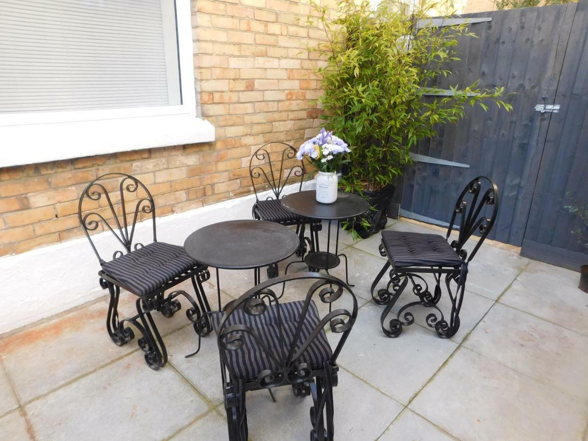 Stylish Apartment In Victorian Conversion Free Parking & Private Patio Close To Beach Town Centre & Bic Bornemouth Extérieur photo