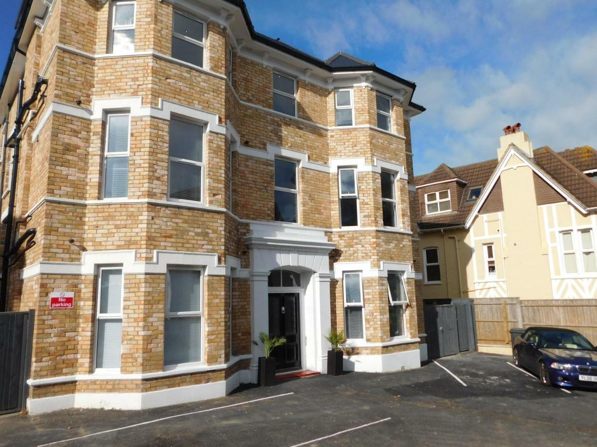 Stylish Apartment In Victorian Conversion Free Parking & Private Patio Close To Beach Town Centre & Bic Bornemouth Extérieur photo